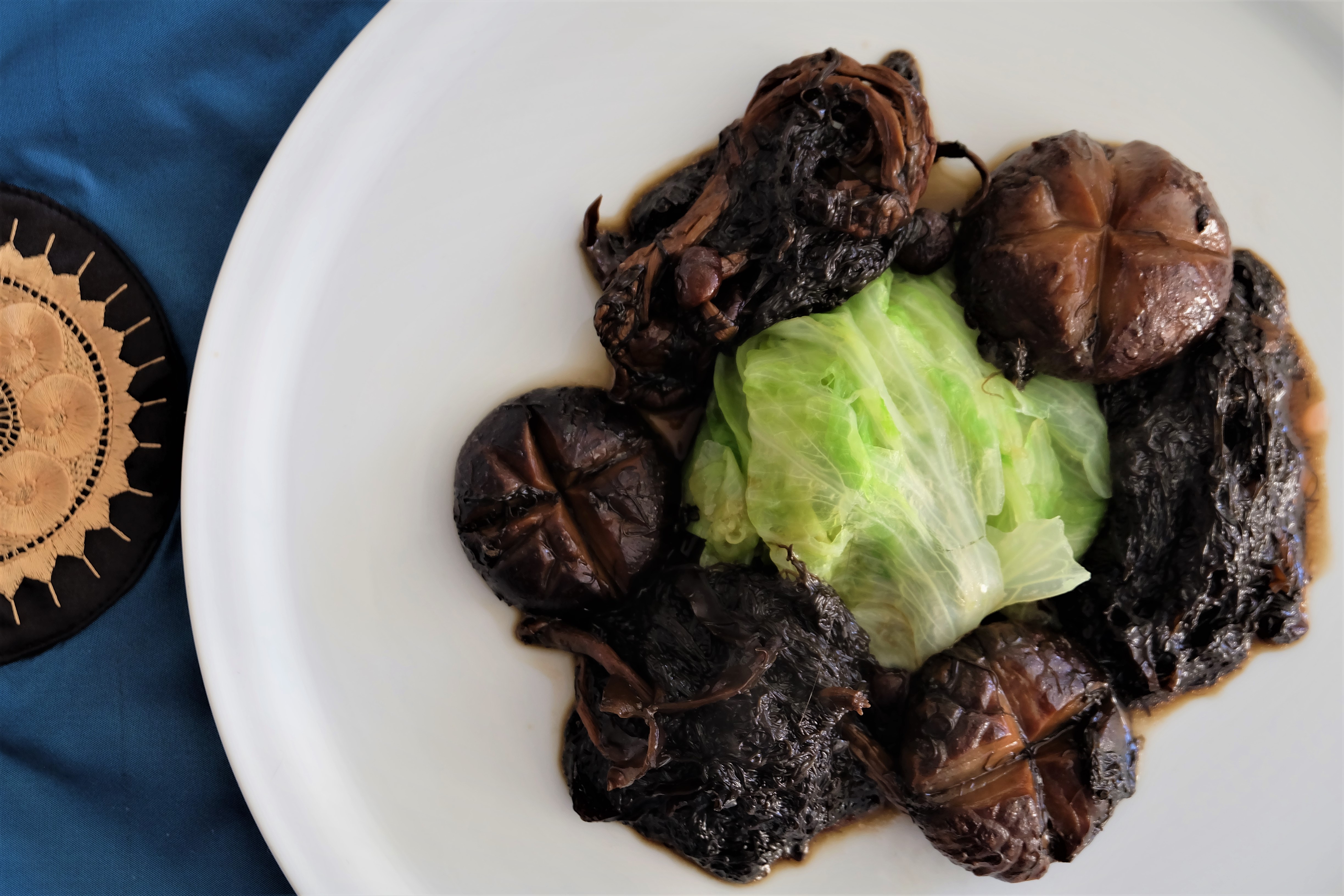 Haoshi Facai (Stewed Facai with Dried Oysters, Dried Mushrooms and Lettuce ) 蠔豉髮菜 - A Cantonese New Year Dish
