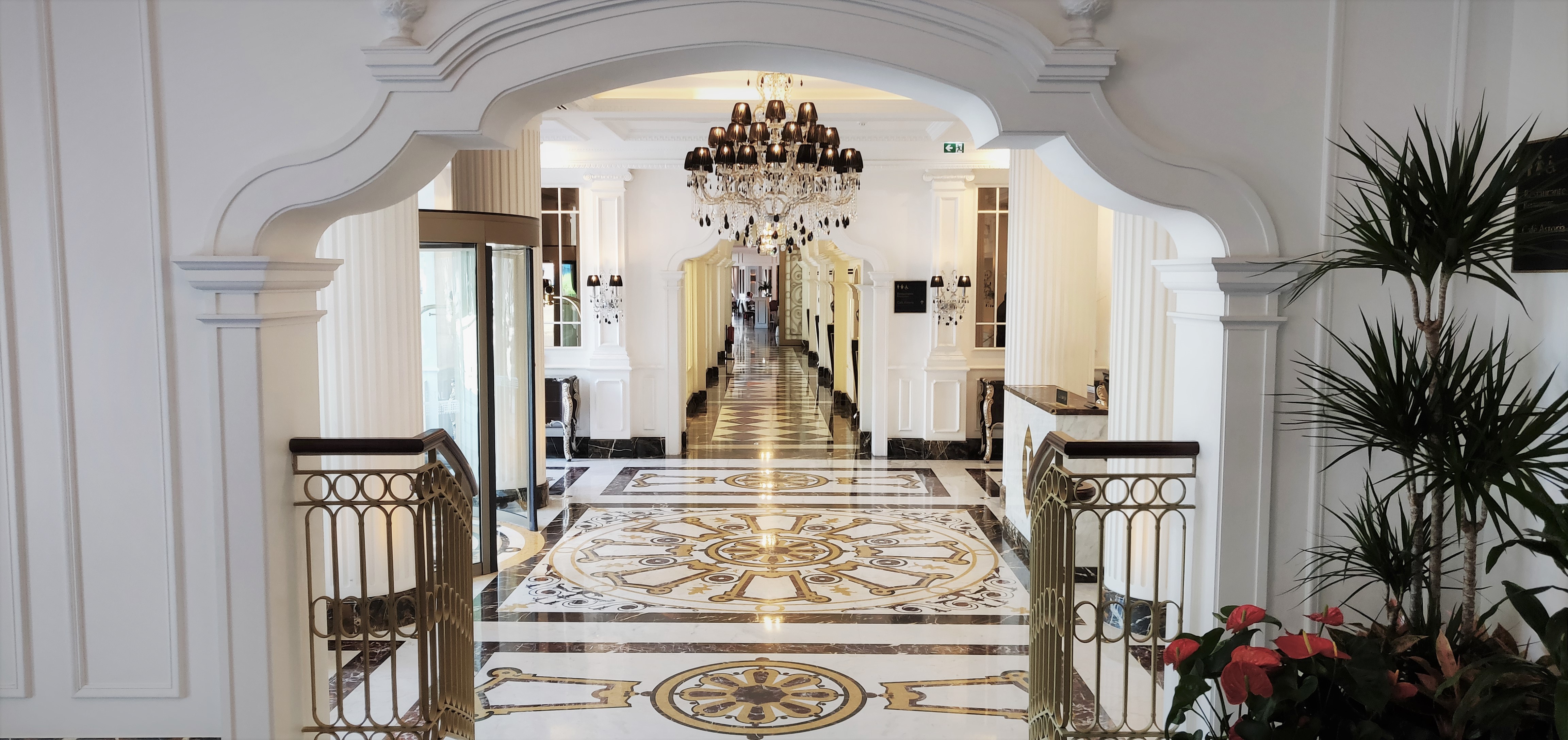 Carry It Like Harry - InterContinental Porto – Palacio das Cardosas hotel