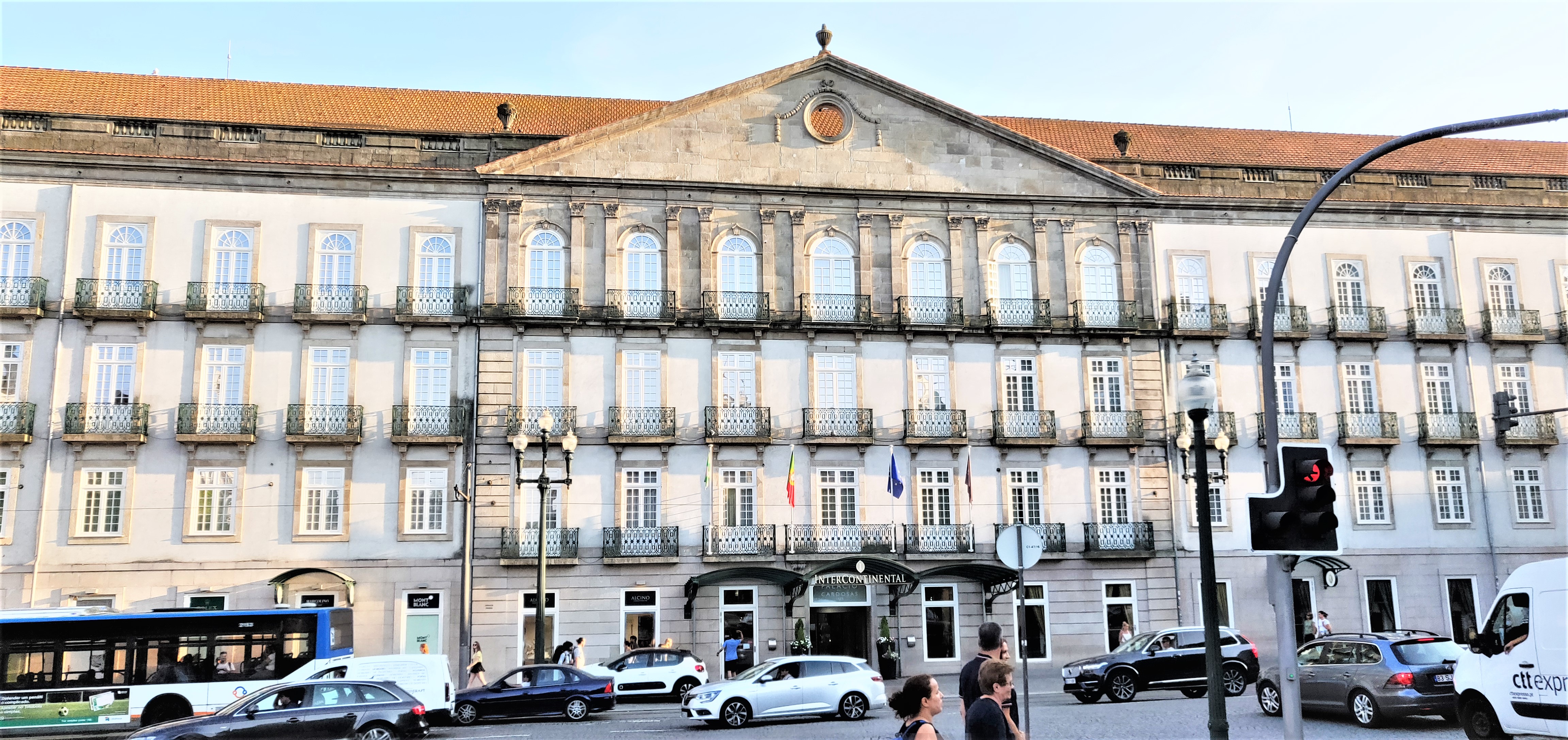 Carry It Like Harry - InterContinental Porto – Palacio das Cardosas hotel
