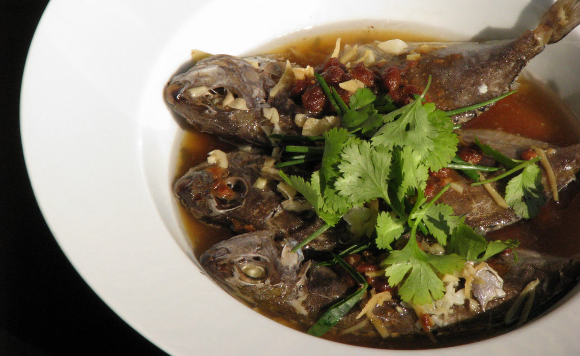 Teochew-style Steamed White-spotted Rabbitfish 潮式清蒸白肚鱼 - CARRY IT LIKE ...