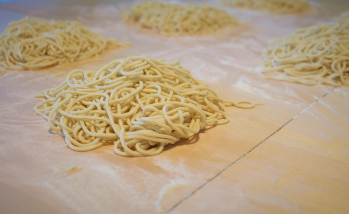 Carry It Like Harry - How to make fresh homemade Japanese ramen 拉麵
